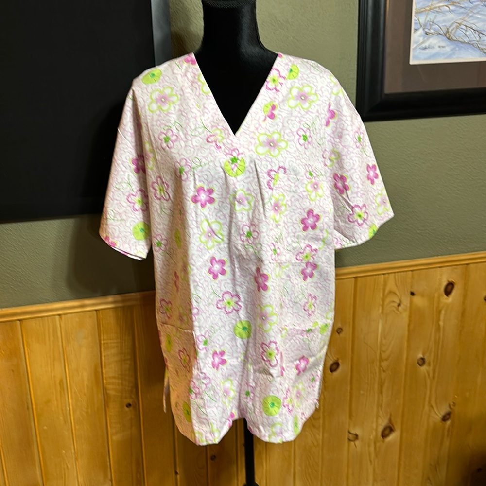 Adar uniforms scrub top